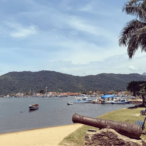 Item #42371708316015035804653308093139138598613107876517934913588075187498299424769 Media