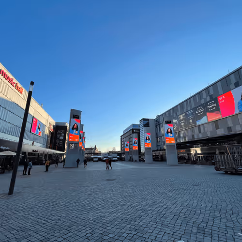 Item #35339417924445304267052449174579644074826086506751043788329225563124545880164 Media