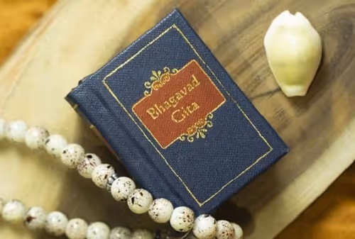 Item #90646962752441038673233666786262924399016089138674685657169113890863420801025 Media