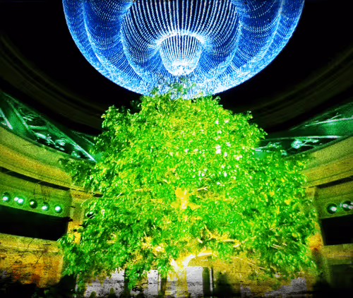 Item #90190205022037577658611228217343825730566789419905869044194752762272651673601 Media