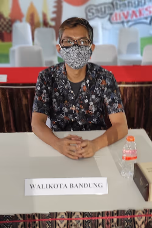 Item #5358929392379538394866164417863303897844163420848317947434669083095652630529 Media