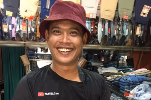 Item #67412224494391497031263646753102844366194811457315226030141610877840785408001 Media