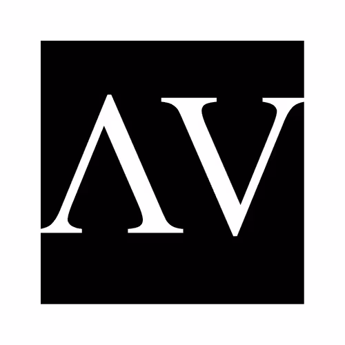 Item #82029536996806538977222578993389033909628801633309343873038399692714457170596 Media