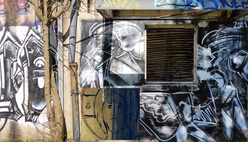 Item #94856506557338327106090130292352186429315752577624713051777707212993307082755 Media