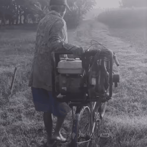 Item #68559569431204229879954683304597208139439570669218228257319616612304397795329 Media