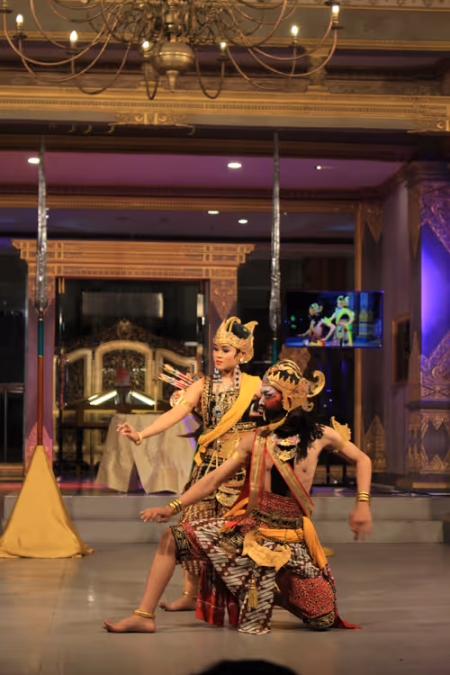 Item #92642561751964251639563994586889054946417483934720085292859810028585488482305 Media