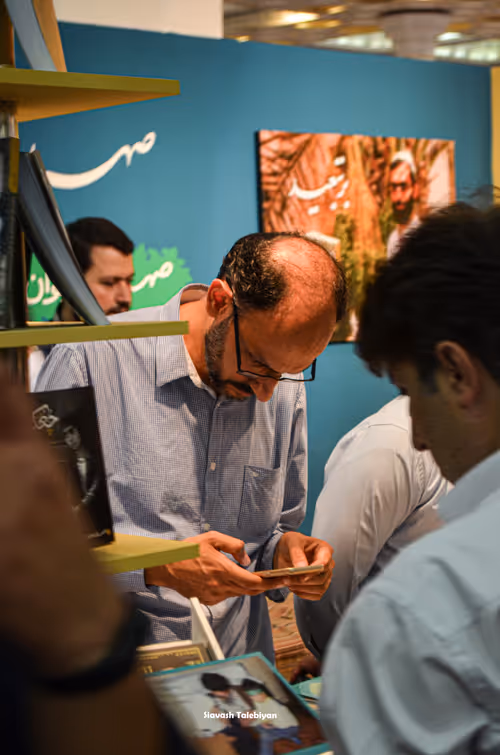 Item #88588118460762935851954819290277197949236789267554687293919040384746070736897 Media