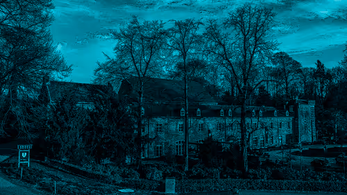 Item #11344951791161137659104281754392441656555545527549605551491260765834179510273 Media