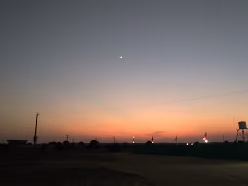 Item #28492546344238997982627040595659913257173957231691920694804582529962875027457 Media