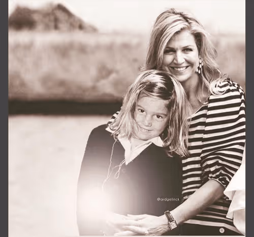 Item #16772908897123540299742037453982694632038886830556259731043723927968750239754 Media