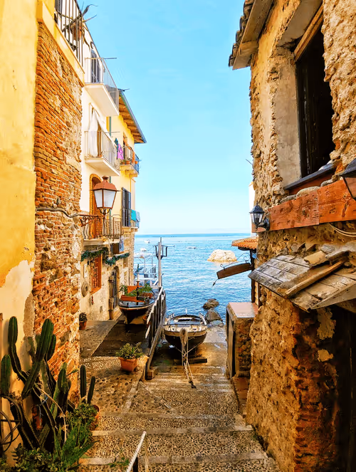 Item #25259754178929128668021212142103854096827800234344621965385529614527247679489 Media