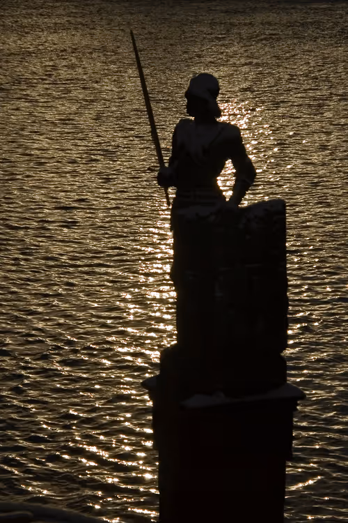 Item #72771752724512834897841148734331697196499953349916527017693403125665947975780 Media