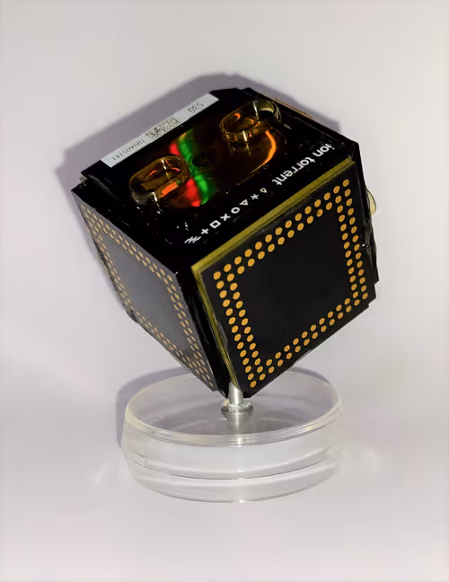 Item #108955583872739655741702358868652756405273862791069305959596897718199553884161 Media