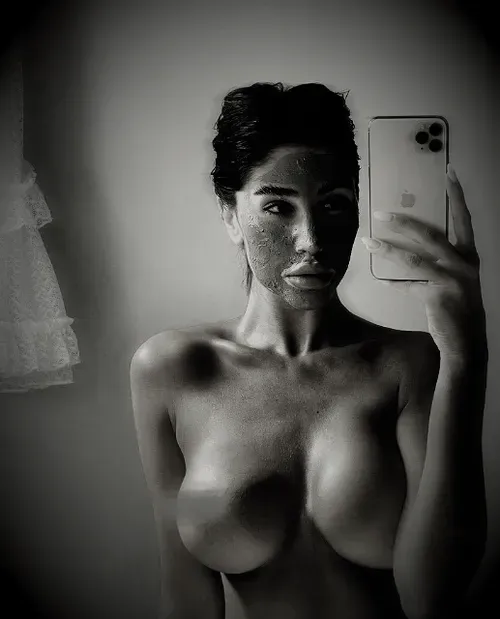 Item #90999038008026169735673291846607902387138482830554746163425286399747829006346 Media