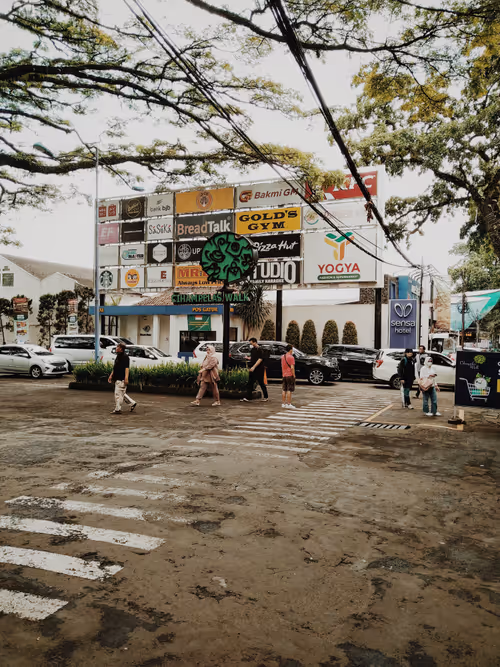 Item #43041745947340501395762136135645569351420757841075512759923267232608366362634 Media