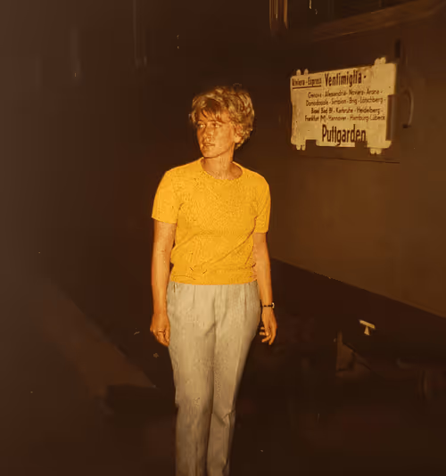 Item #99229842247812193492092246635526113316383887000586294441888985036038630014977 Media