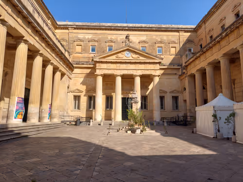 Item #43505702085321246701285015339688837487321998718285252344027785069881949421569 Media