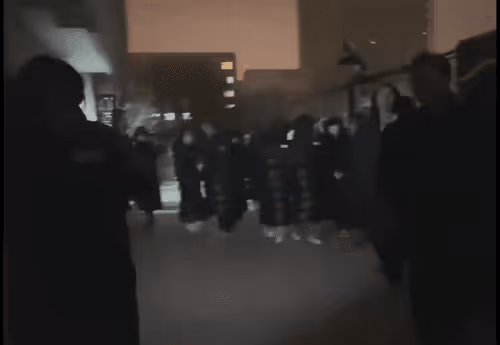 Item #93461176747039088234827245090120793672772540830640058808582334138408889221121 Media