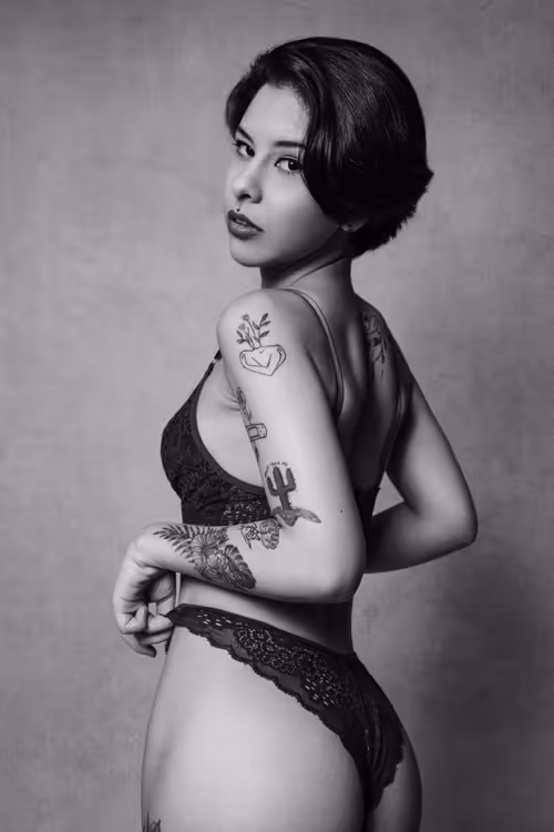 Item #83474408150443161227419273742814860452888408872523415106862383443840629473281 Media