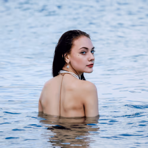 Item #12632230044018828309313220116853745831722766844242657331281570218489405243393 Media