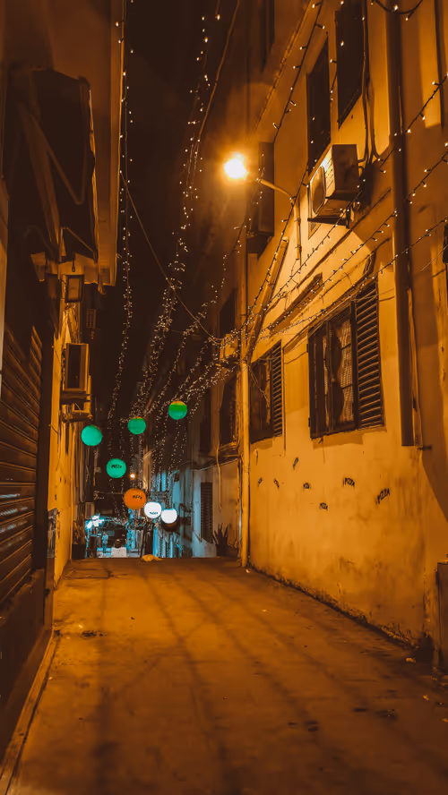 Item #62017327400176554742256829517559820804139744900812530755993262953857711865857 Media