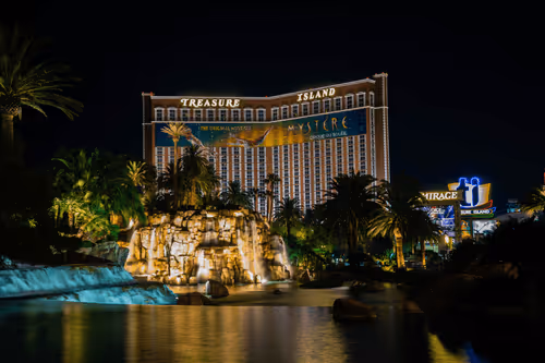 Item #16988134278330383505679479326290154646879637875533062132320205766528174391297 Media