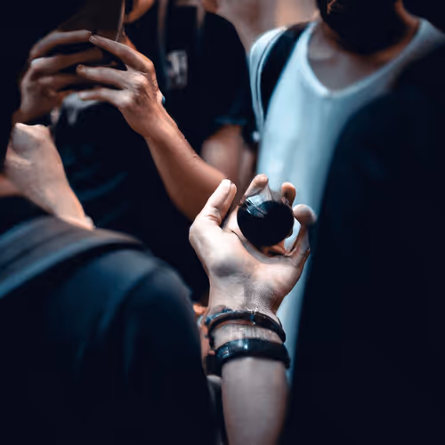 Item #113490597167366337586628262482340856168812680263226940778128997693062878593048 Media