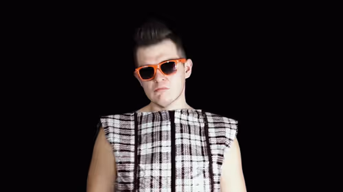 Item #24903874531350115991913359074638014120394763804843076394666795047903568068609 Media