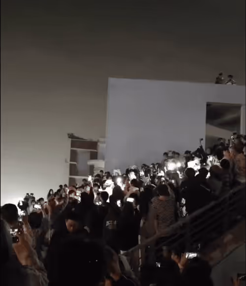 Item #93461176747039088234827245090120793672772540830640058808582334039452842721281 Media