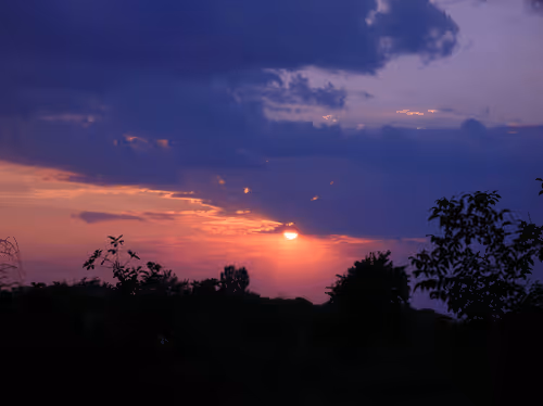 Item #55297223282317197917185791022658401724226762533250968792427961311333187584001 Media