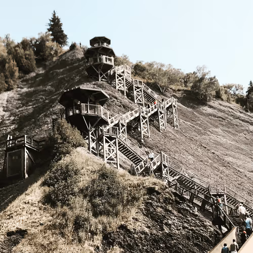 Item #30396210411431595672388615740324323346306299904975552388122083774136238211073 Media