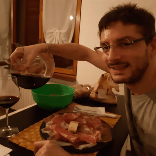 Item #47214077244790254150951228870277529554158353613299284939829940397024619790337 Media