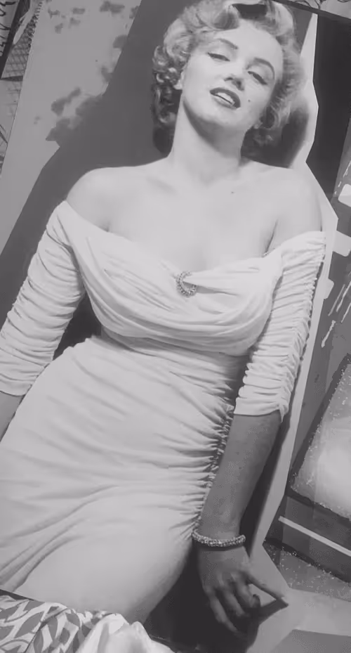 Item #100360552770385133251127707552033342737460631538665819796548543158246868779009 Media