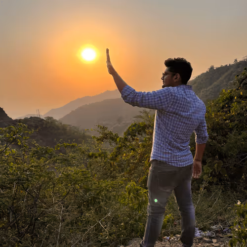 Item #103572477811605344413761711545058814888528763855031296064359154981990507216897 Media