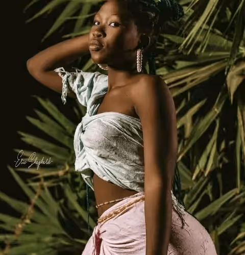 Item #48209045355319868405836092168484765281709319849119531571533318811384624971777 Media