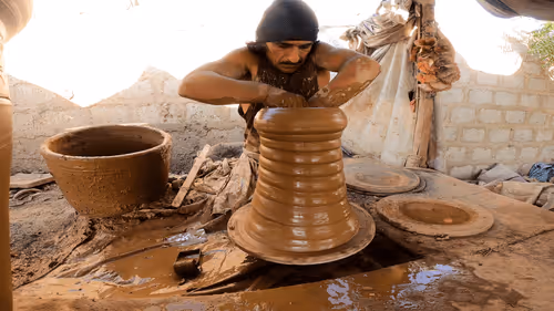 Item #44127933243262062532388378252296818791785488697516315884479478400825235079169 Media