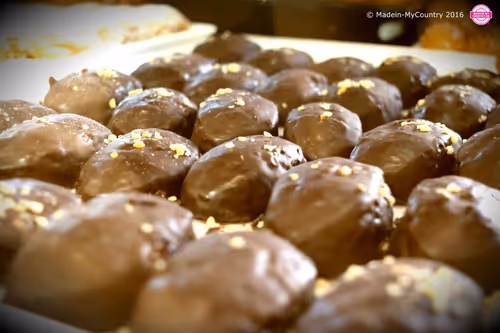 Item #21218919643484846679386017214105436286474954155539936946797714343587733307412 Media