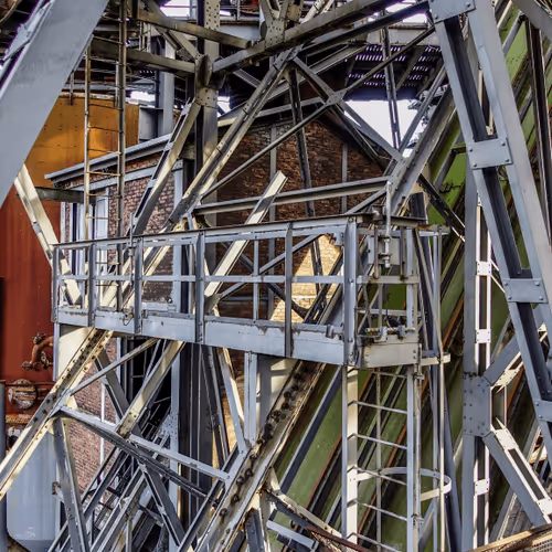 Item #45576425564904372626892608315059614446222544919153294335331944235773645029377 Media