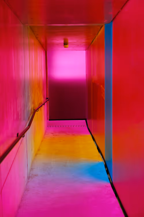 Item #45576425564904372626892608315059614446222544919153294335331944301744342695937 Media