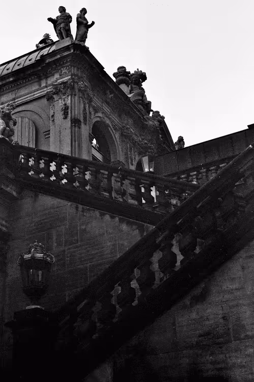 Item #86935901783067073352333628966122305323978878013206639598226716948889369313285 Media