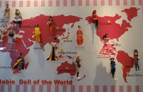 Item #61541705126151260829565597826561651426879786321483229008775396334463786942465 Media