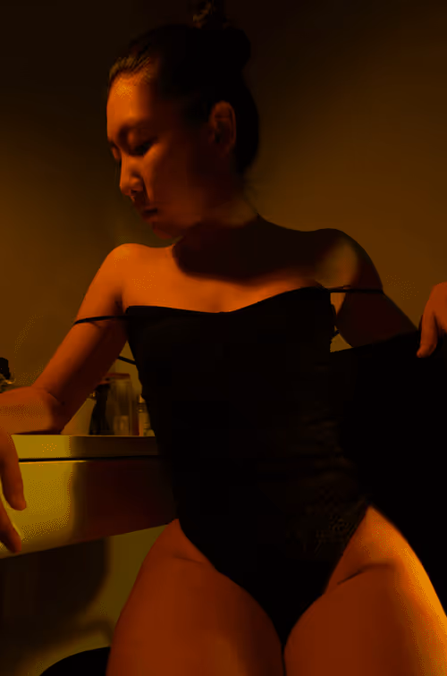 Item #109720428617165519679978807728490706852165057737244210530146316203035094679553 Media