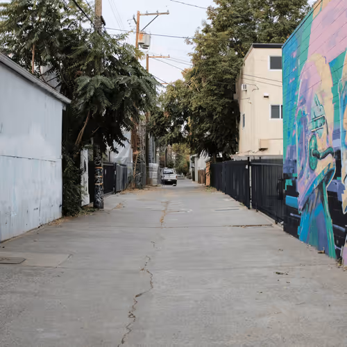 Item #63469761567061717341732170854689072472341875368113613158341509182132741734401 Media