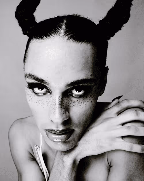 Item #109162157552346088047496633038404394118504199992061596446112929376431757066241 Media