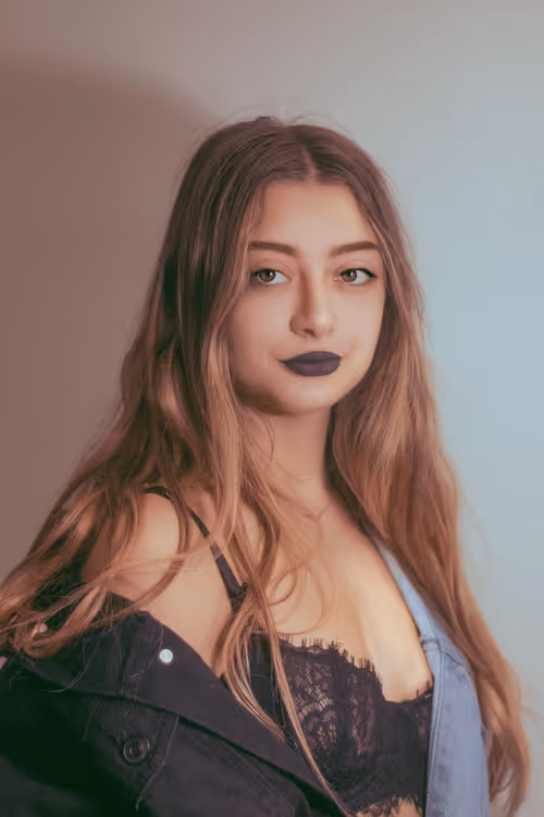 Item #10484281899197813688034505445363410289681209694688751882966329889012181893121 Media