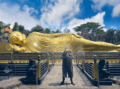 Item #83602917889072311038196738115952345562176890266904803816015400813932172017665 Media