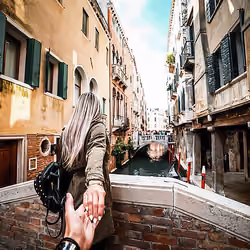 Couple traveling in venice