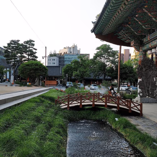 Item #56898950157913093593627224256500170032881666157173615048892704330824430911489 Media