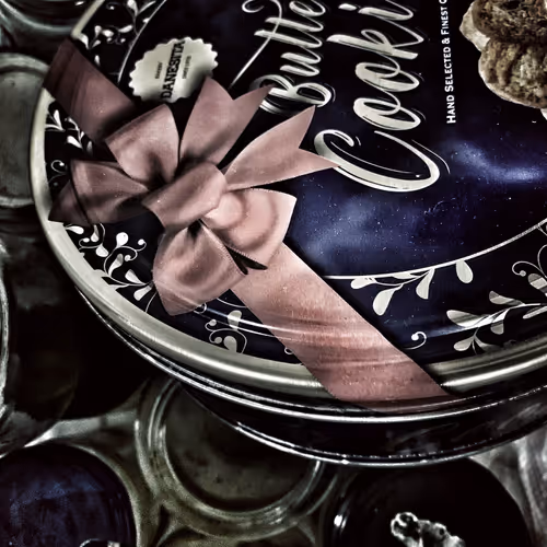 Item #49188710718413262446425824596964854565025683222927729162195606661946780155905 Media