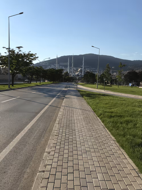 Item #57164340370605487482771130434956821177092171765090651853542028323091304677377 Media